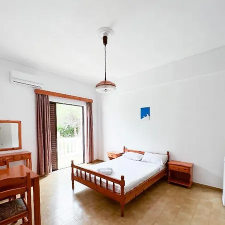 Otel Stamiris 3*